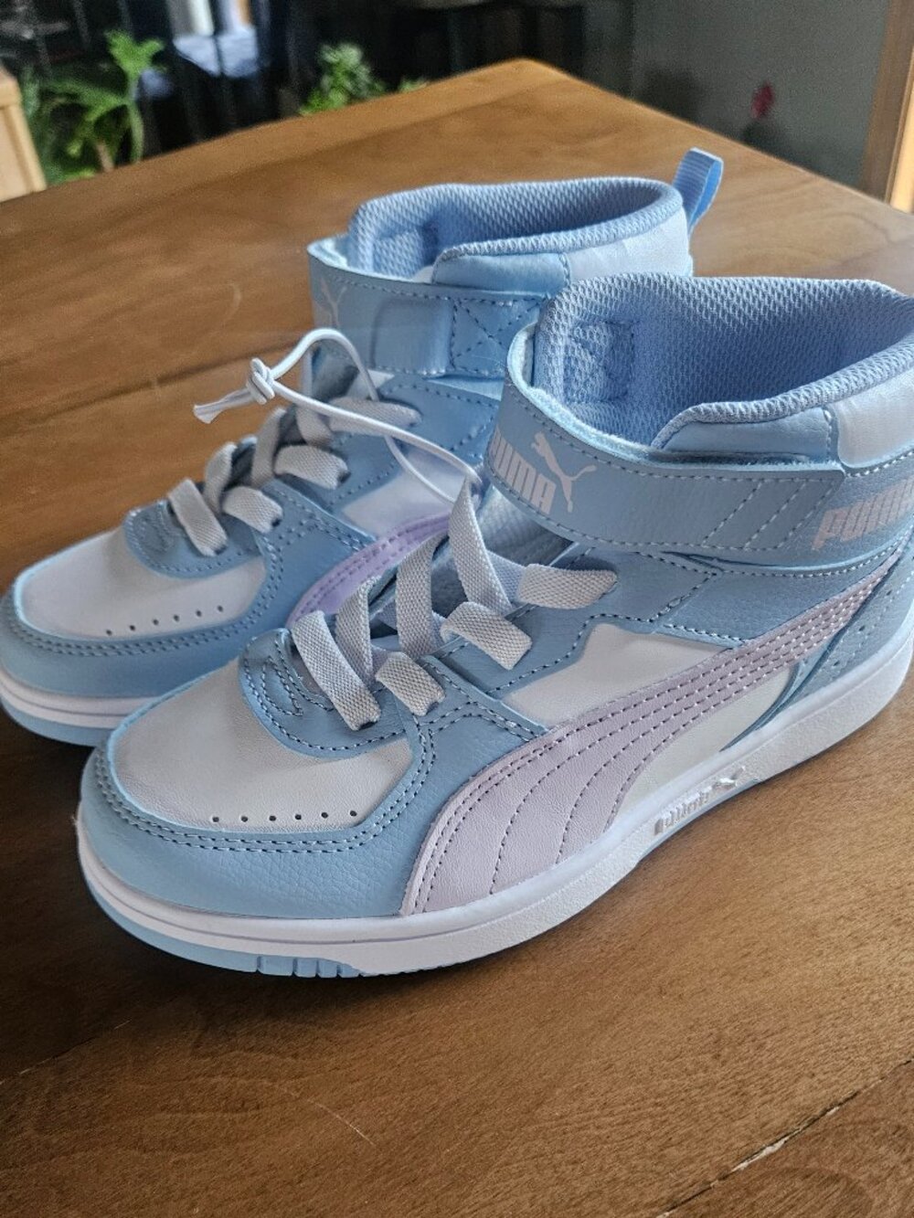 Brand New Girls Puma High top Sneakers size 1